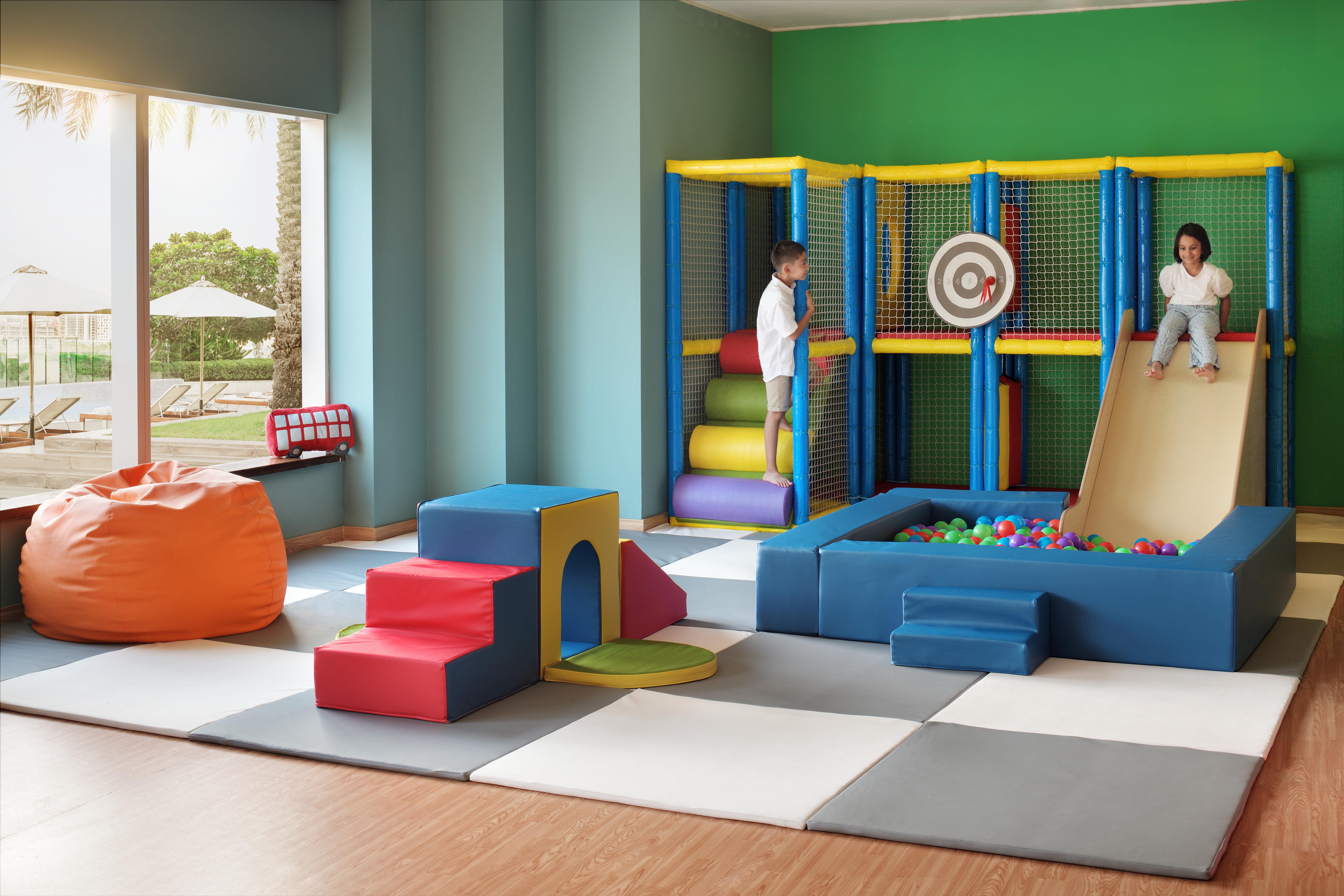 Crowne Plaza Dubai Festival City Exterior photo Kids Club